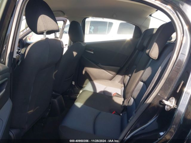 3MYDLBYVXKY517319 Toyota YARIS LE