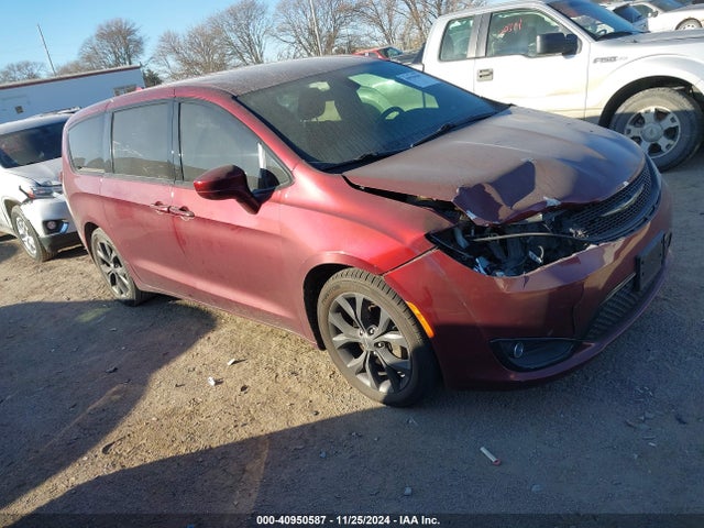 Chrysler Pacifica Touring Plus 2018 2C4RC1FG6JR187180 Image 1