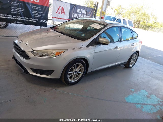 Ford FOCUS SE 2016 1FADP3K21GL215589 Image 2