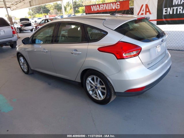 Ford FOCUS SE 2016 1FADP3K21GL215589 Image 3