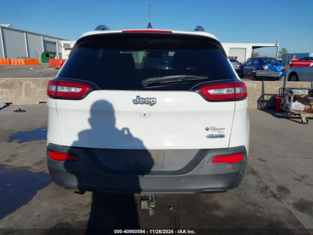1C4PJLCB7FW597003 Jeep Cherokee Latitude