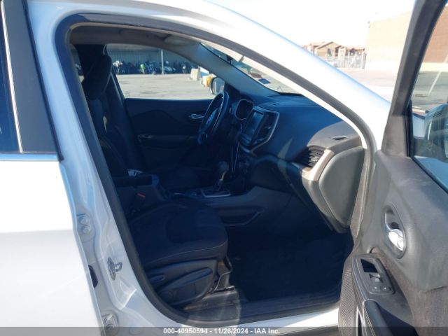 1C4PJLCB7FW597003 Jeep Cherokee Latitude