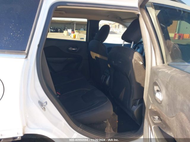 1C4PJLCB7FW597003 Jeep Cherokee Latitude
