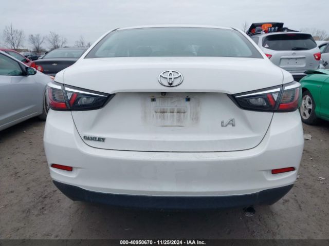 3MYDLBYV7JY323720 Toyota YARIS IA