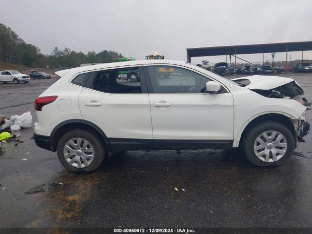JN1BJ1CP2JW154828 Nissan Rogue Sport S