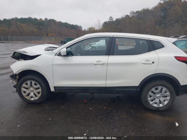 JN1BJ1CP2JW154828 Nissan Rogue Sport S