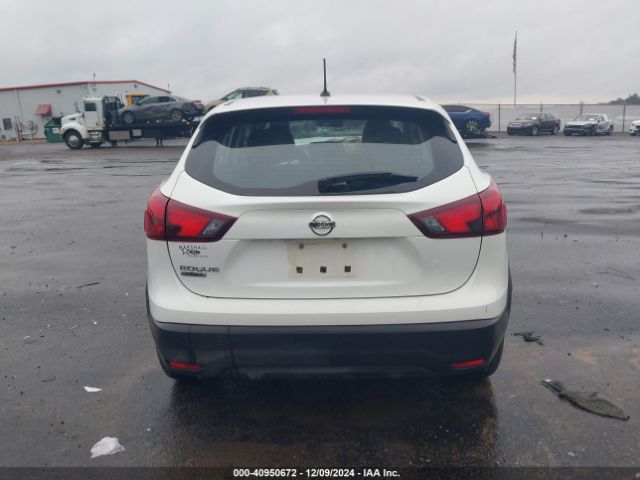 JN1BJ1CP2JW154828 Nissan Rogue Sport S