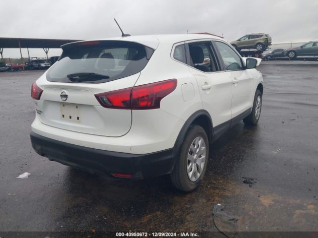JN1BJ1CP2JW154828 Nissan Rogue Sport S