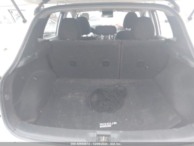 JN1BJ1CP2JW154828 Nissan Rogue Sport S