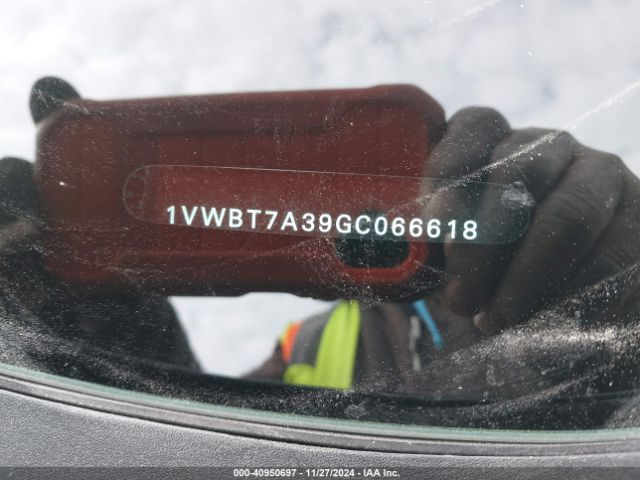 1VWBT7A39GC066618 Volkswagen Passat 1.8t Se