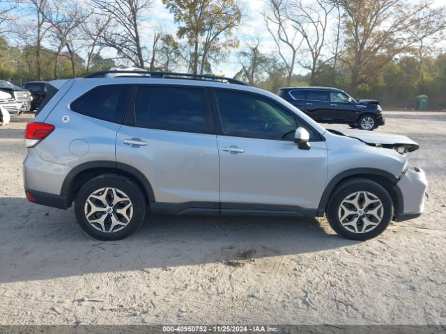 JF2SKAEC2KH548566 Subaru Forester Premium