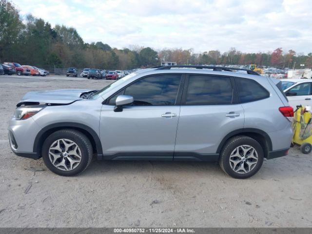 JF2SKAEC2KH548566 Subaru Forester Premium