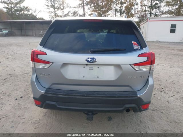 JF2SKAEC2KH548566 Subaru Forester Premium