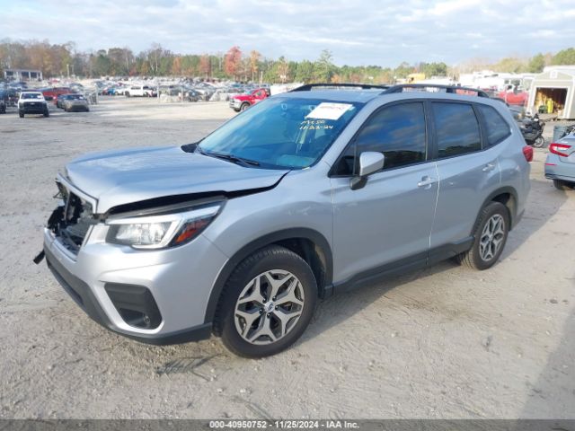 JF2SKAEC2KH548566 Subaru Forester Premium