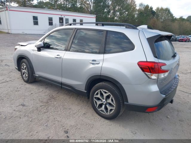 JF2SKAEC2KH548566 Subaru Forester Premium