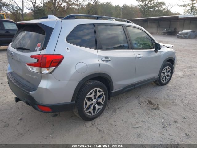 JF2SKAEC2KH548566 Subaru Forester Premium