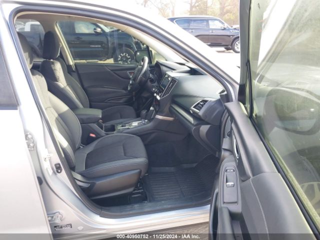 JF2SKAEC2KH548566 Subaru Forester Premium
