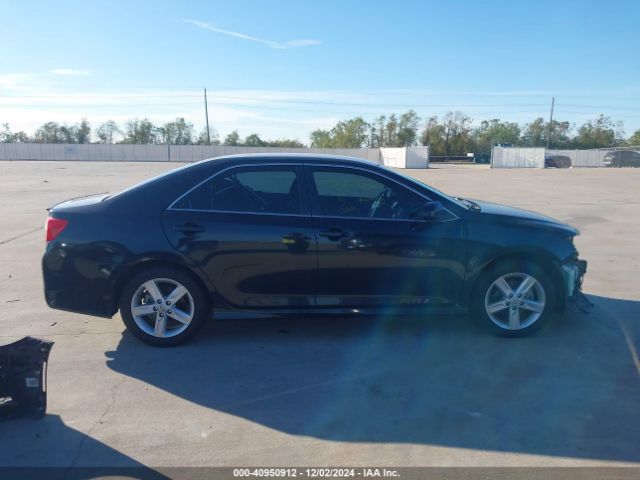 4T1BF1FK1EU352358 Toyota CAMRY SE