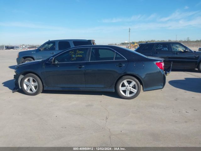 4T1BF1FK1EU352358 Toyota CAMRY SE