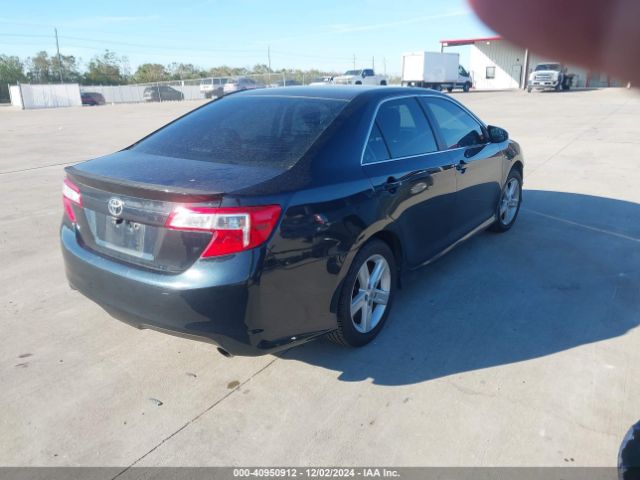 4T1BF1FK1EU352358 Toyota CAMRY SE