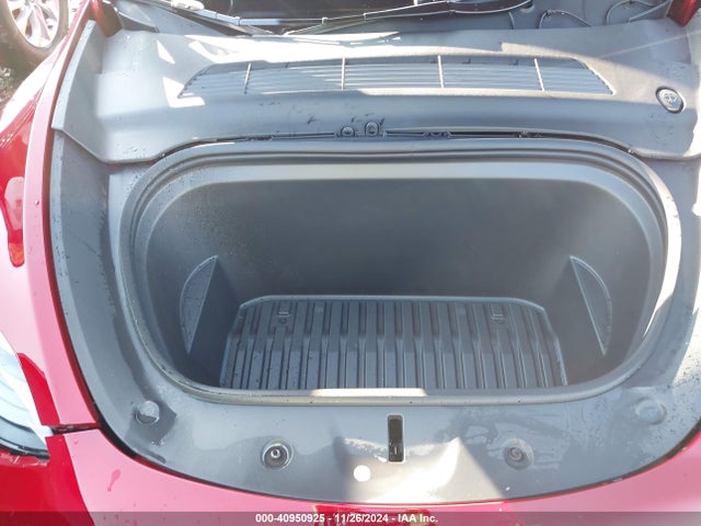 2024 TESLA MODEL Y 7SAYGDED7RA310226 Photo 9