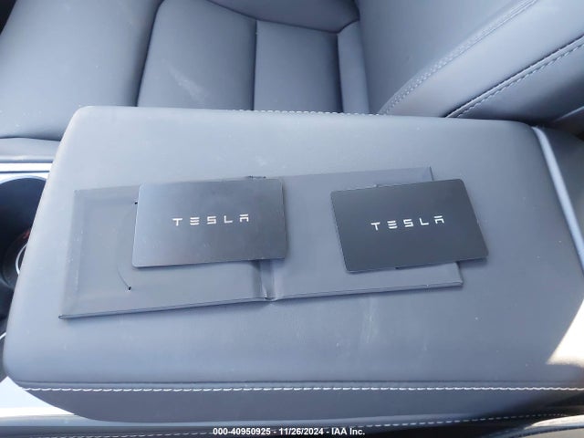 2024 TESLA MODEL Y 7SAYGDED7RA310226 Photo 10