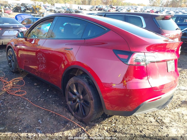 2024 TESLA MODEL Y 7SAYGDED7RA310226 Photo 2