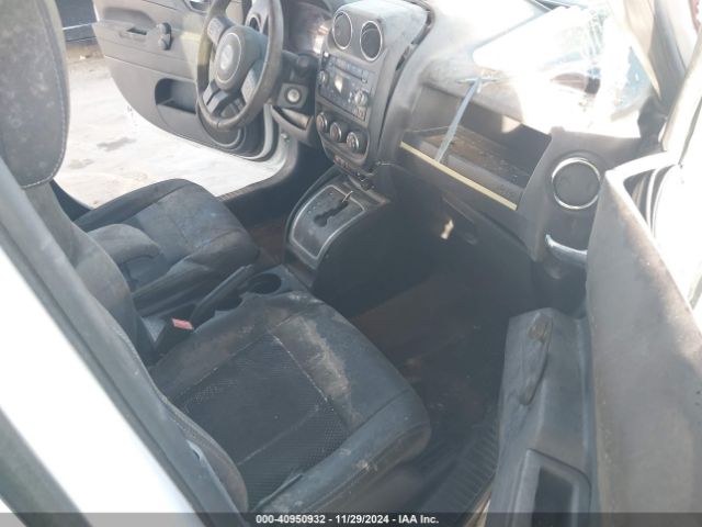 1C4NJPBA8GD777272 Jeep Patriot Sport Se
