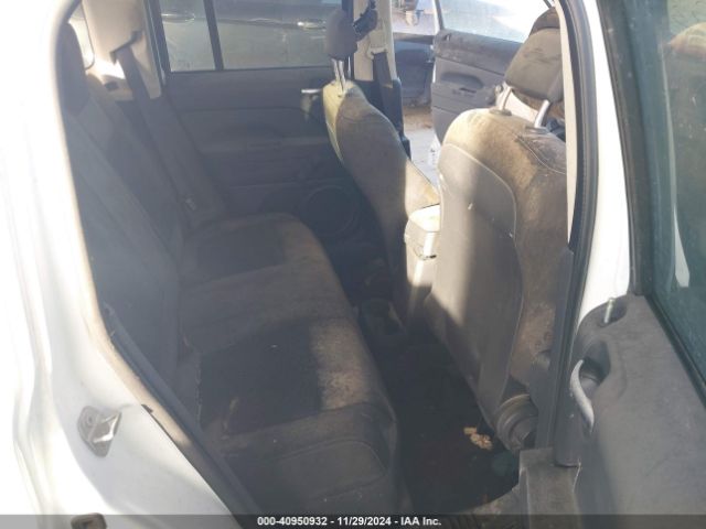 1C4NJPBA8GD777272 Jeep Patriot Sport Se