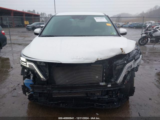 KNDNB4H36P6197303 KIA Carnival Mpv Lx