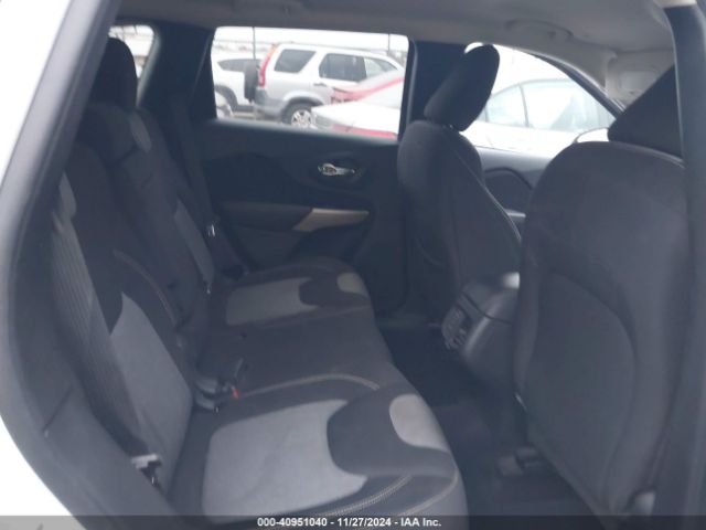 1C4PJLCB3JD556615 Jeep Cherokee Latitude Fwd