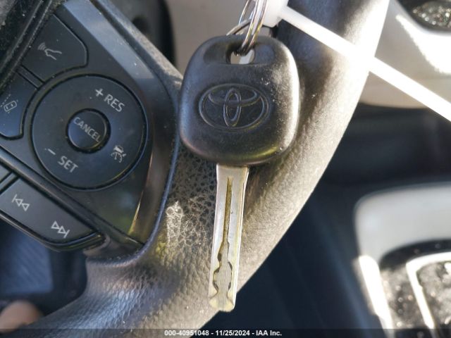 JTDEPRAE4LJ049331 Toyota COROLLA LE