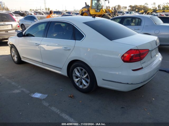 1VWAT7A39GC042850 Volkswagen Passat 1.8t S