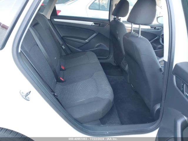 1VWAT7A39GC042850 Volkswagen Passat 1.8t S
