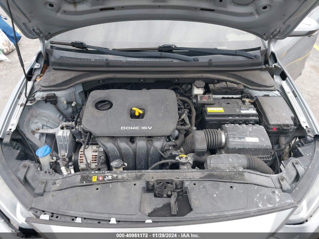 Hyundai ELANTRA SE 2017 5NPD74LF8HH183764 Image 10
