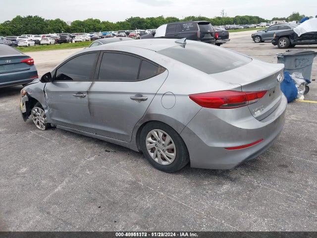 Hyundai ELANTRA SE 2017 5NPD74LF8HH183764 Image 3