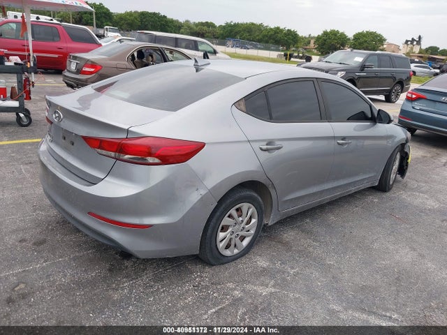 Hyundai ELANTRA SE 2017 5NPD74LF8HH183764 Image 4