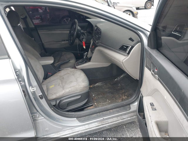Hyundai ELANTRA SE 2017 5NPD74LF8HH183764 Image 5