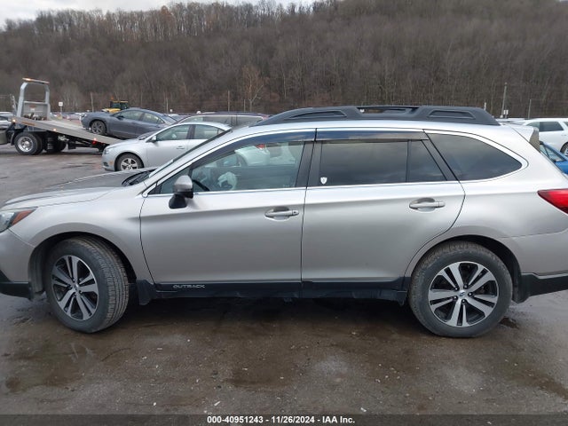 Subaru Outback 2.5i Limited 2018 4S4BSANC3J3321019 Image 14