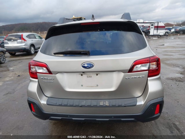 Subaru Outback 2.5i Limited 2018 4S4BSANC3J3321019 Image 16