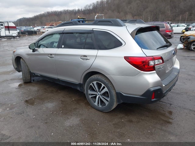 Subaru Outback 2.5i Limited 2018 4S4BSANC3J3321019 Image 3