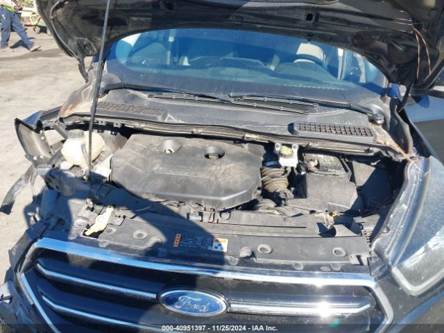 1FMCU0J95HUD21210 Ford Escape Titanium