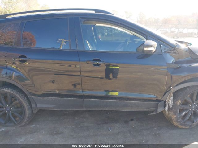1FMCU0J95HUD21210 Ford Escape Titanium
