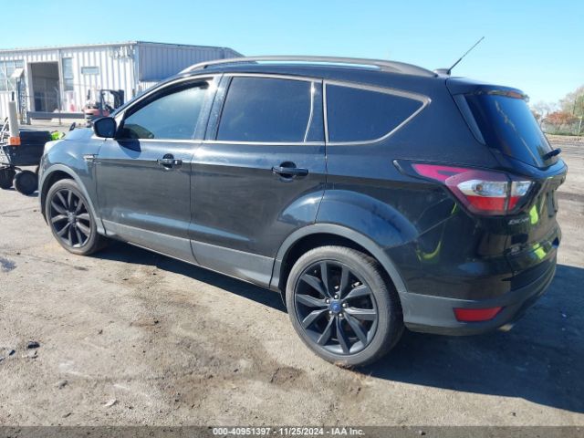 1FMCU0J95HUD21210 Ford Escape Titanium