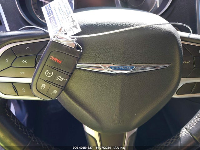 Chrysler 300 Touring 2018 2C3CCAAG5JH137345 Image 11