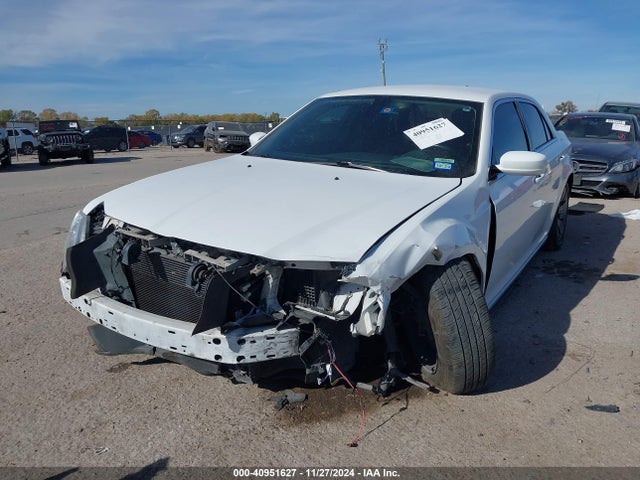 2C3CCAAG5JH137345 Chrysler 300 Touring
