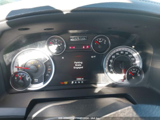 1C6RR7NM8KS749256 RAM 1500 Classic Laramie  4x4 5'7 Box
