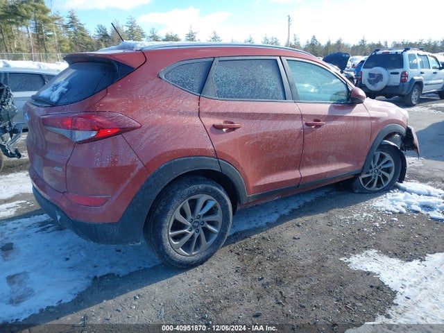KM8J3CA46GU160512 Hyundai TUCSON SE