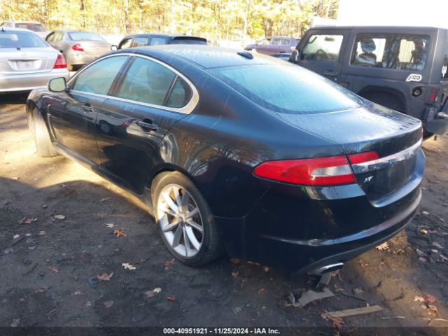 2011 JAGUAR XF SAJWA0GB5BLR82061 Photo 2