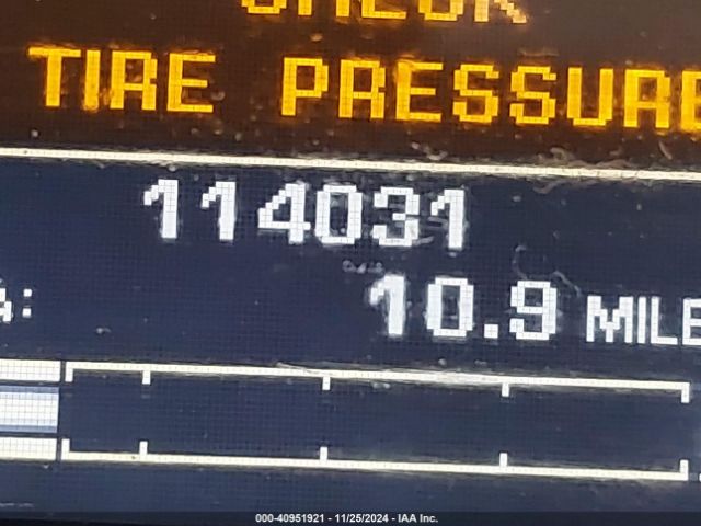 2011 JAGUAR XF SAJWA0GB5BLR82061 Photo 6